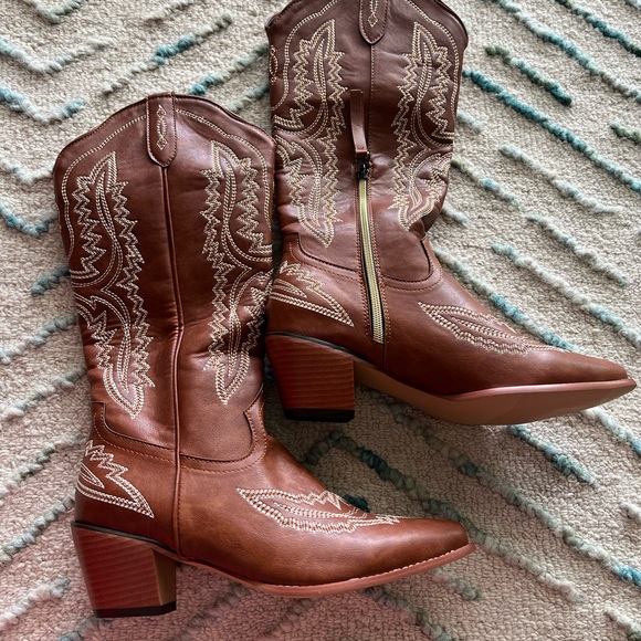 Never Worn Brown Cowgirl Boots - Picture 7 of 7